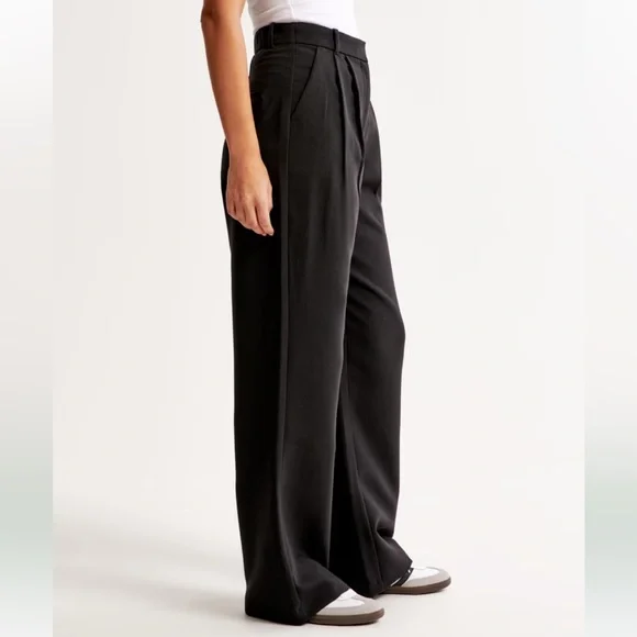 Abercrombie | Curve Love A&F Sloane Tailored Wide Leg Pants in Black - Picture 6 of 13